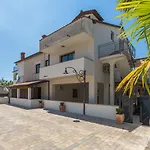 Modernes Apartment Nur 250 Meter Zum Strand Mit Privatem Balkon, Grill, Wifi