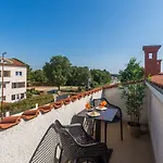 Modernes Apartment Nur 250 Meter Zum Strand Mit Privatem Balkon, Grill, Wifi