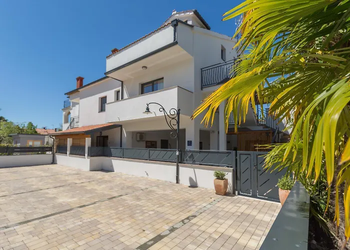 Modernes Apartment Nur 250 Meter Zum Strand Mit Privatem Balkon, Grill, Wifi