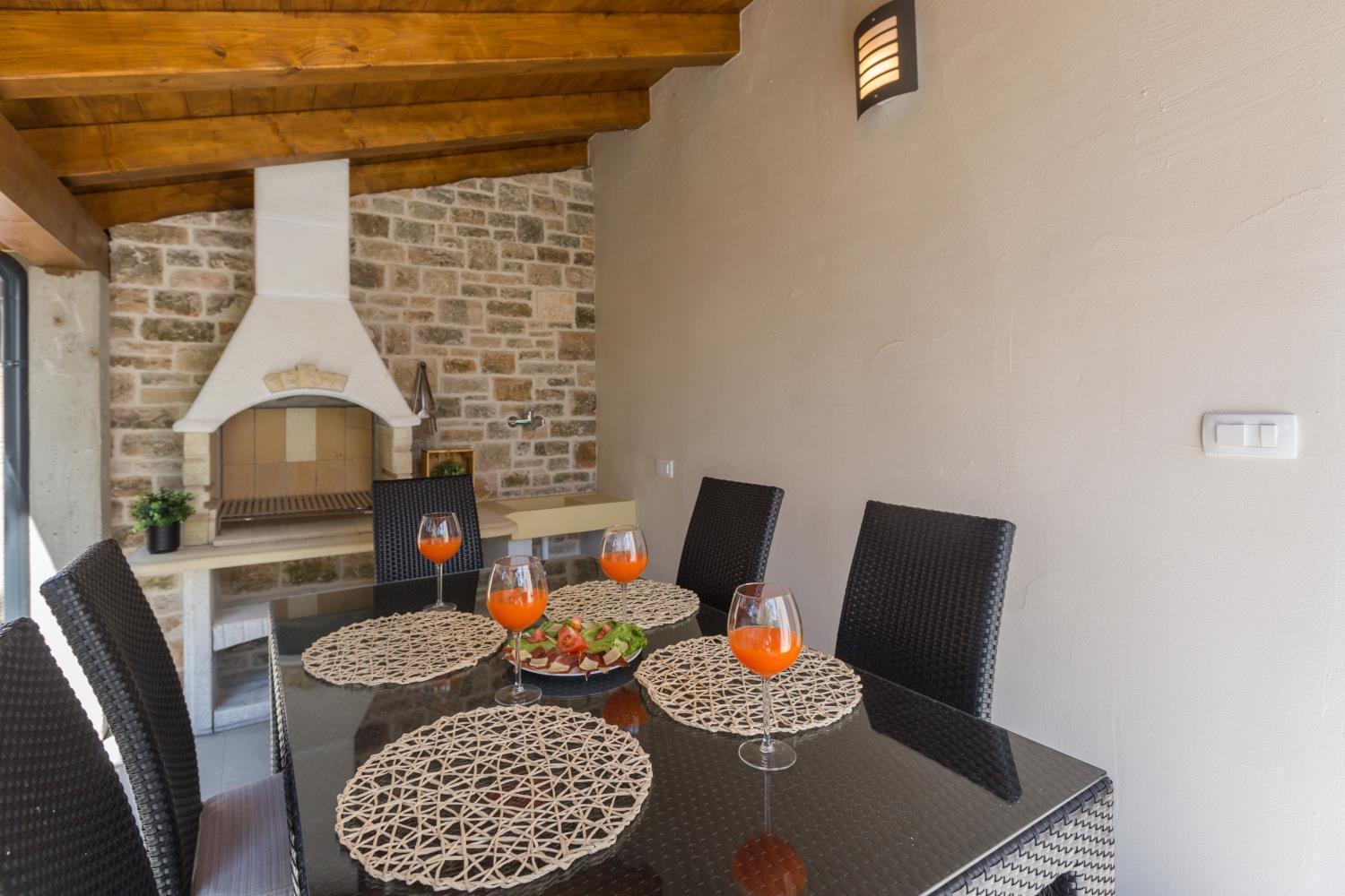 Modernes Nur 250 Meter Zum Mit Privatem Balkon, Grill, Wifi Apartment Poreč