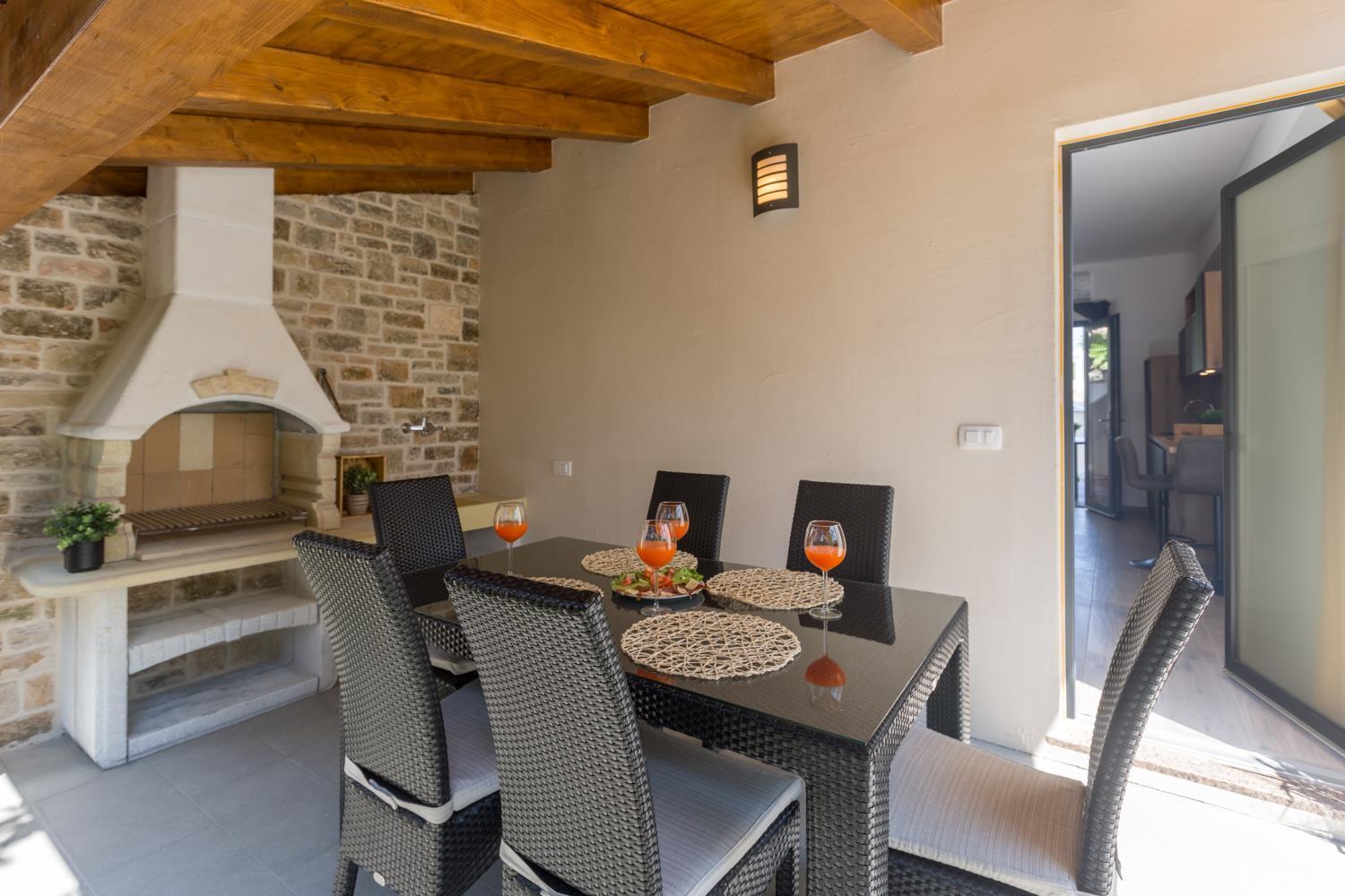 Modernes Nur 250 Meter Zum Mit Privatem Balkon, Grill, Wifi *