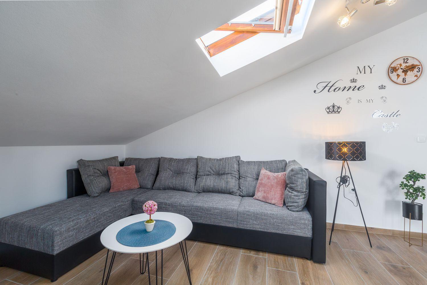 Apartment Modernes Nur 250 Meter Zum Mit Privatem Balkon, Grill, Wifi Poreč