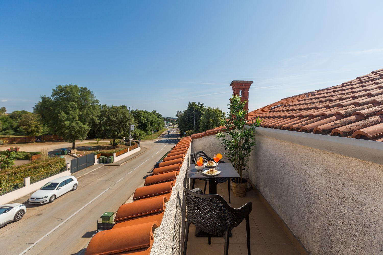 Apartment Modernes Nur 250 Meter Zum Mit Privatem Balkon, Grill, Wifi
